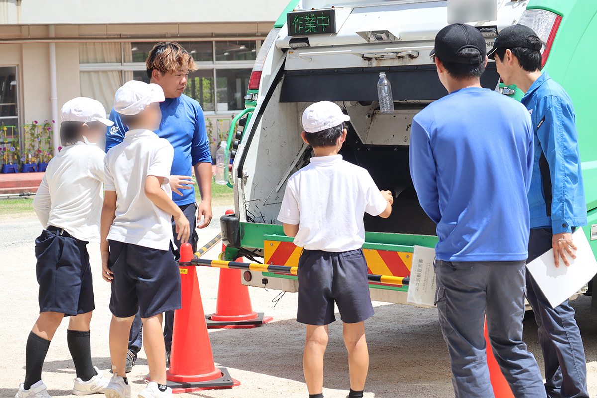 櫛浜小学校でごみについて学ぶ環境出前授業を行いましたイメージ